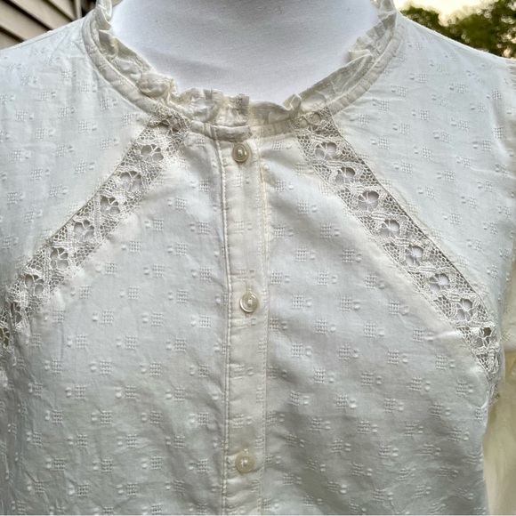Old Navy Lace Trim Button Down Top Size Medium - Picture 3 of 9